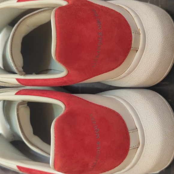 Alexander McQueen - Picture 3 of 5